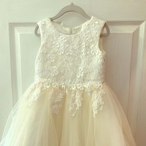 Lace Flower Girl Dress Bridesmaid Gown